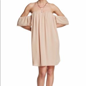 ✨HP✨“Jealous Tomato” Brand Float Dress